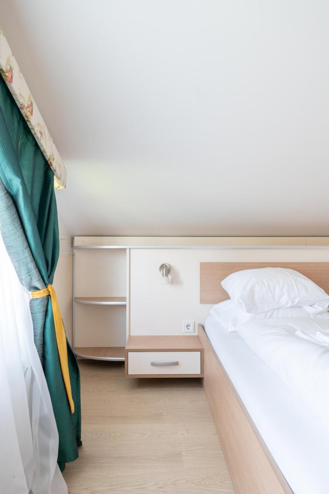 Farawayhomes Aparthotel Near Vienna Airport - Anytime Self Check-In Bruck an der Leitha Exterior foto