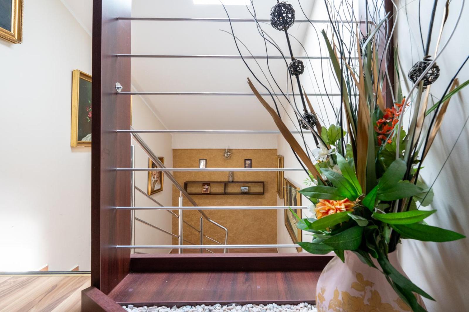 Farawayhomes Aparthotel Near Vienna Airport - Anytime Self Check-In Bruck an der Leitha Exterior foto