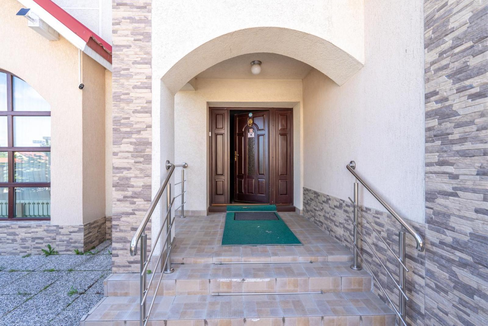 Farawayhomes Aparthotel Near Vienna Airport - Anytime Self Check-In Bruck an der Leitha Exterior foto
