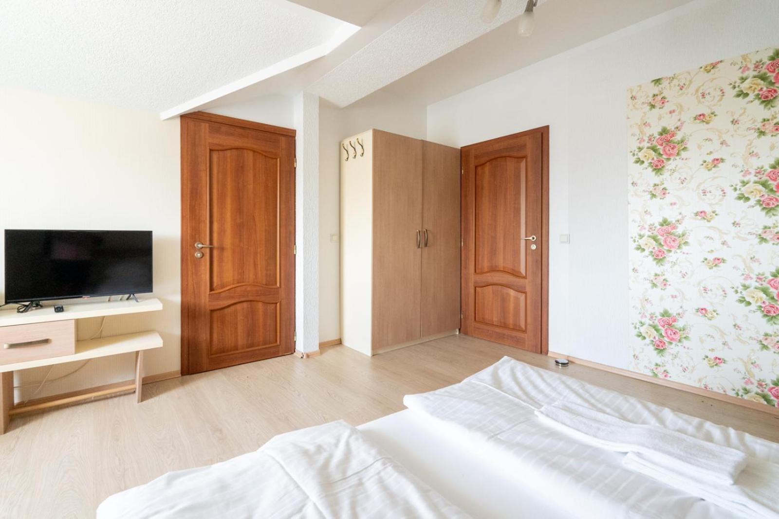 Farawayhomes Aparthotel Near Vienna Airport - Anytime Self Check-In Bruck an der Leitha Exterior foto